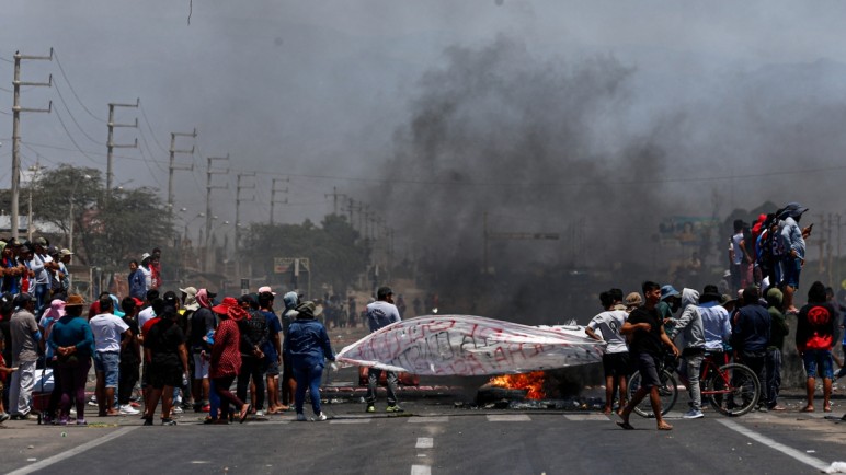 Jornada de protestas y muertes en Perú: Alrededor de 13 muertos